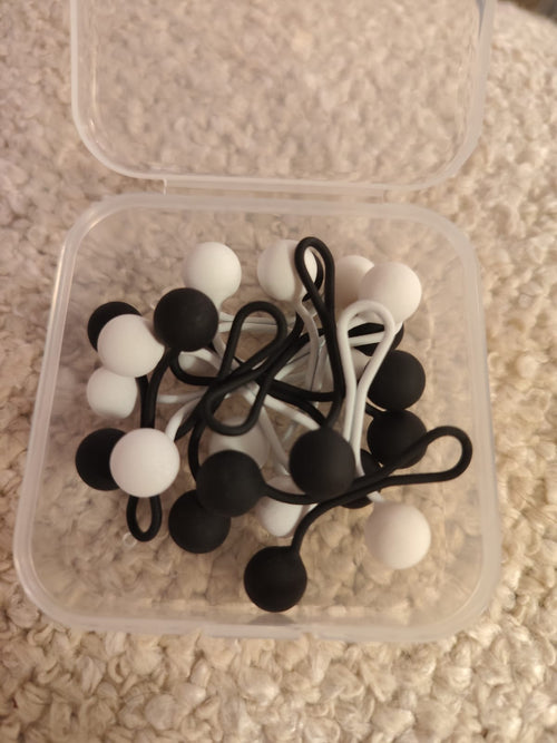 Boîte d’attaches pour voiles — Perles Noires&Blanches mates